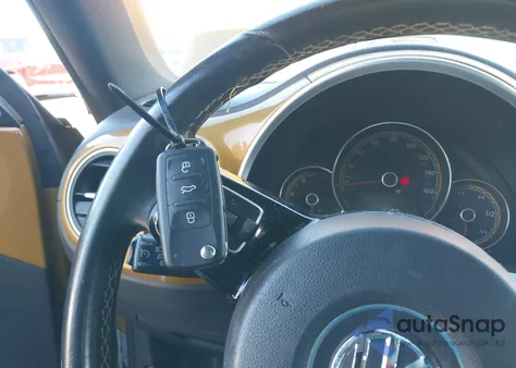 2017 Volkswagen Beetle 1.8T Dune z USA, uszkodzony, nr VIN 3VWT17AT5HM800164